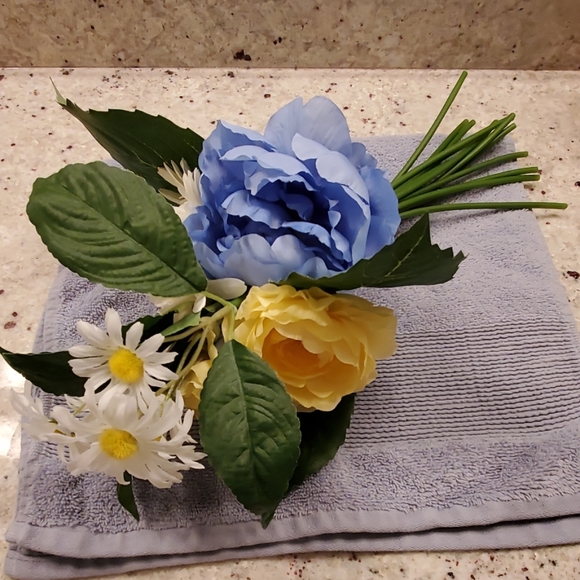 Ashland Other - NWT FAUX FLORAL   SPRING BOUQUET